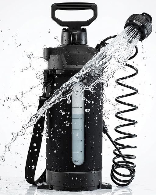 Doccia da campeggio in pressione qeedo da 8 litri a pompa manuale con isolamento in neoprene e soffione